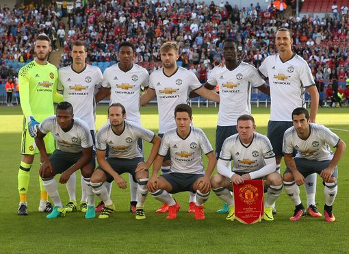 同时保持在 同时保持在